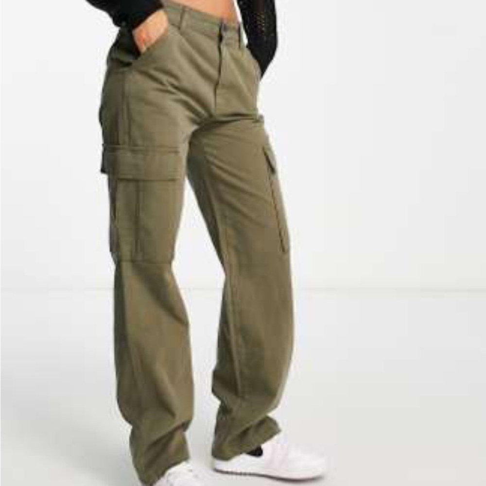 Never worn. Do not fit.